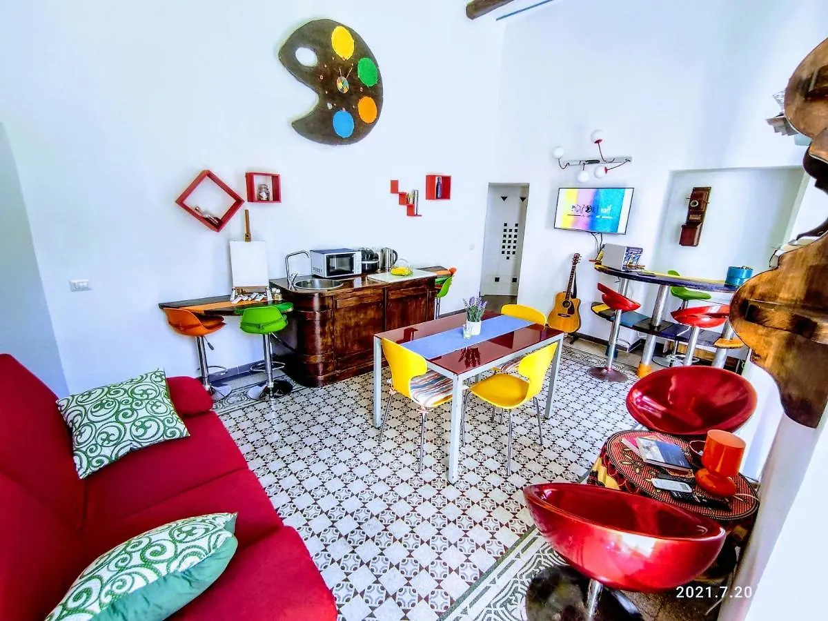 Napoli Naif Bed & Breakfast