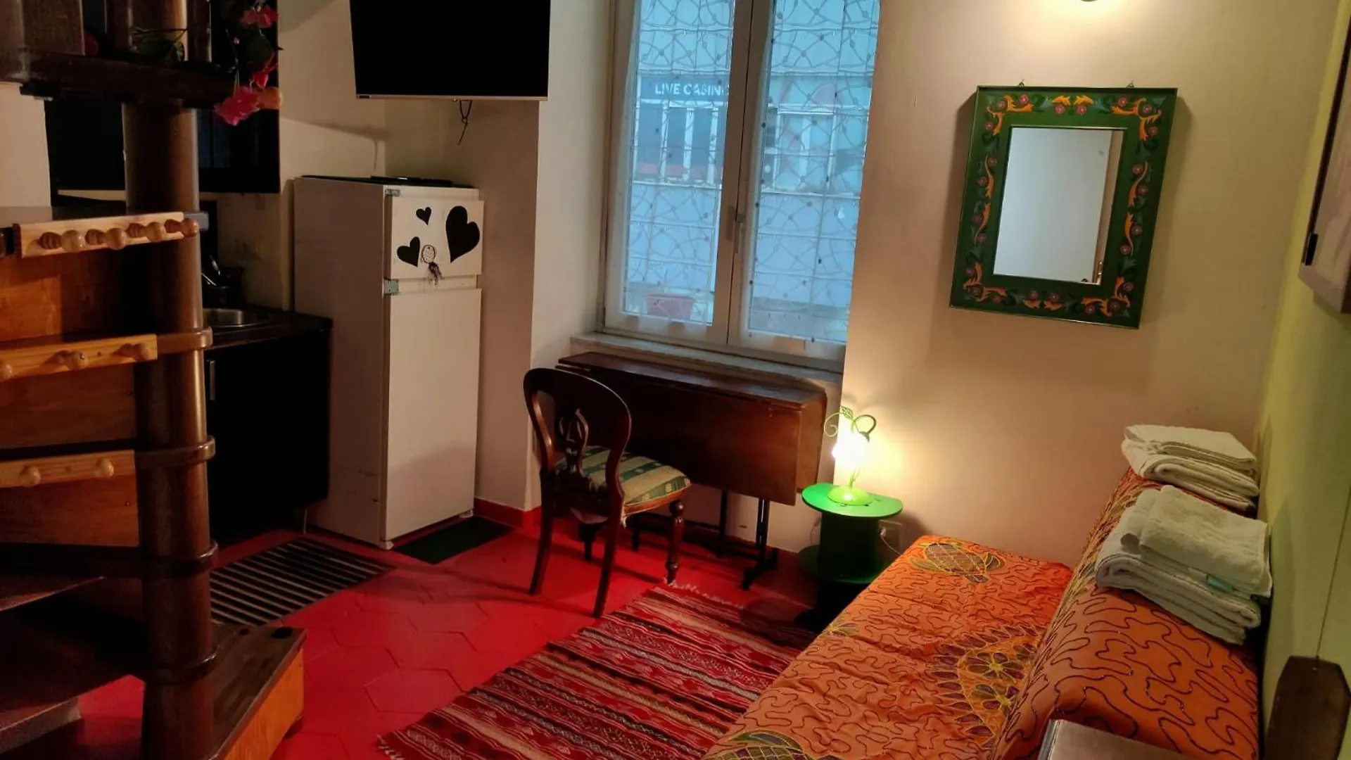 Napoli Naif Bed & Breakfast 0*, Naples Italy